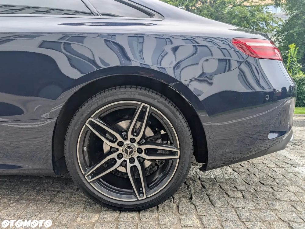 Mercedes-Benz Klasa E 220 d Coupe 4-Matic 9G-TRONIC - 11
