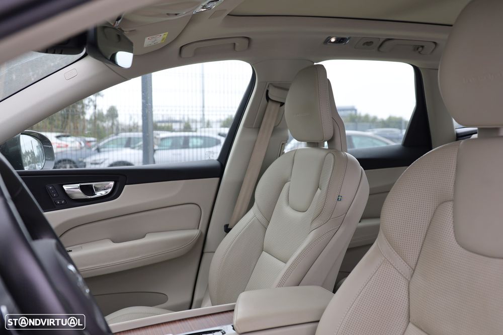 Volvo XC 60 2.0 D4 Inscription AWD Geartronic - 7