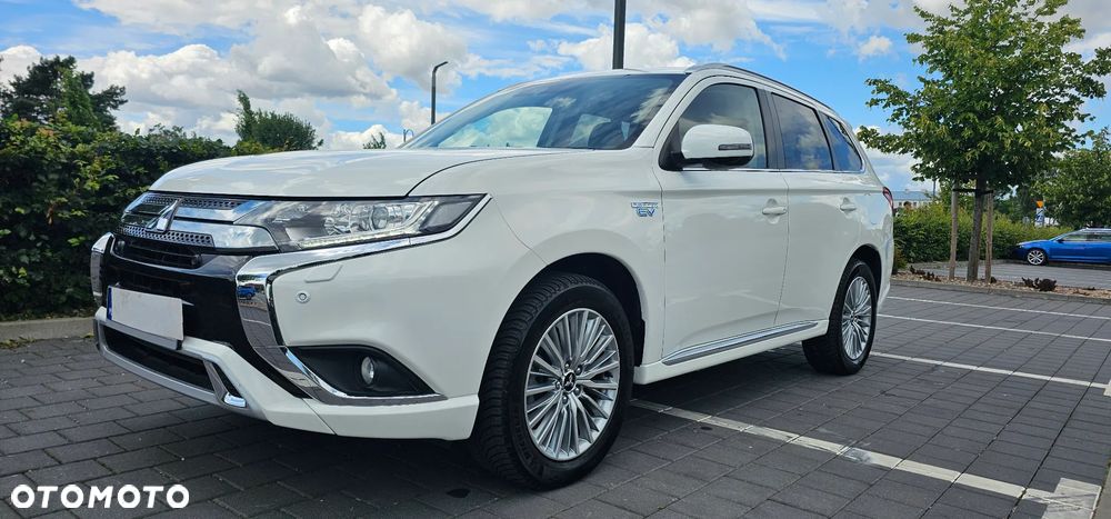 Mitsubishi Outlander Intense + - 12