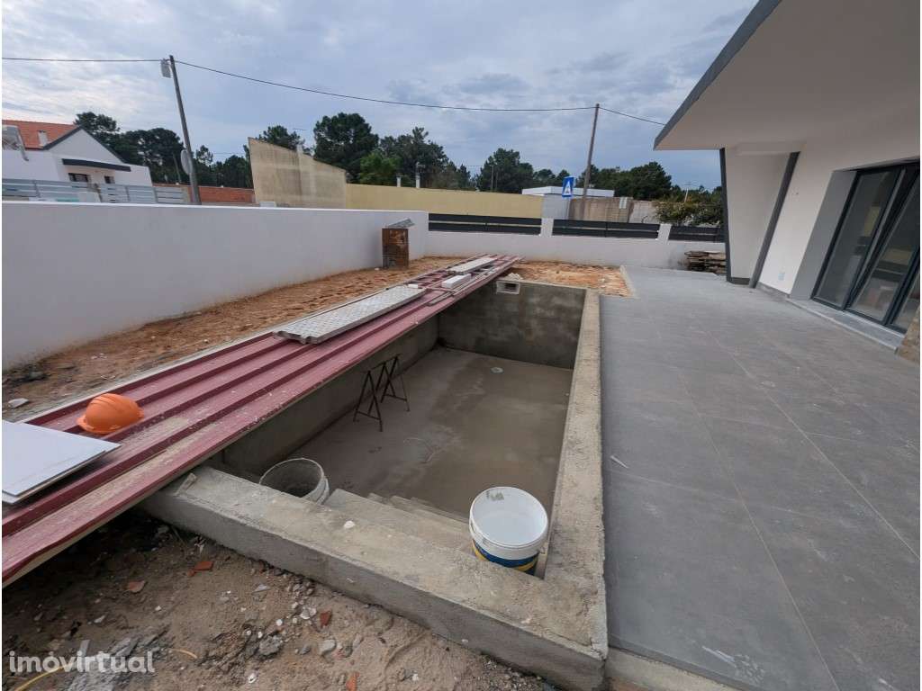 Moradia T3 a venda com Jardim Privado e Piscina na Quinta do Anjo - Grande imagem: 5/34