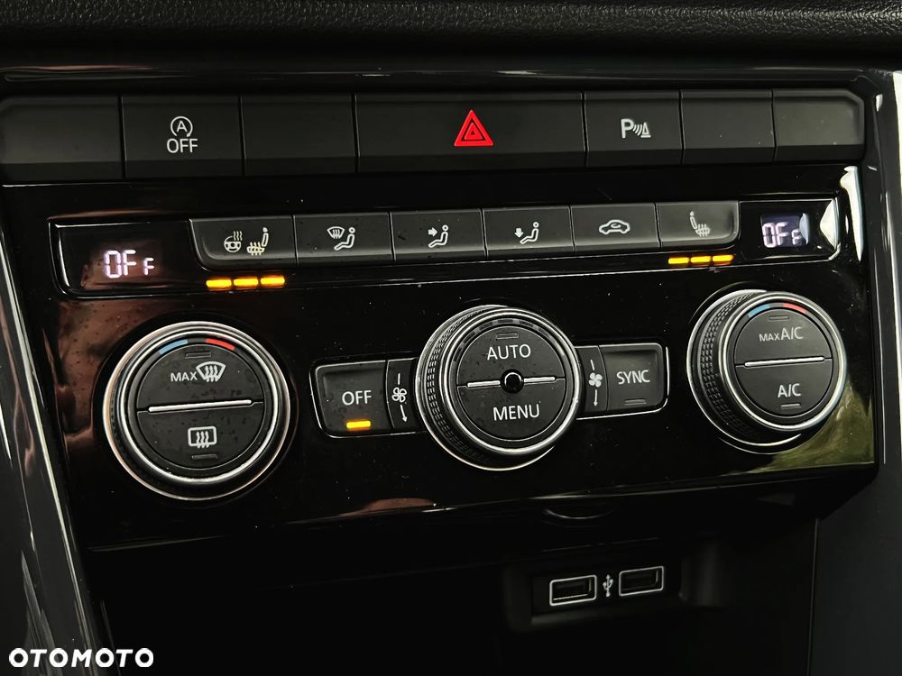 Volkswagen T-Roc 1.5 TSI ACT Premium DSG - 29