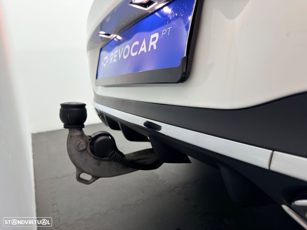 Mercedes-Benz CLA 250 e Shooting Brake AMG Line - 36