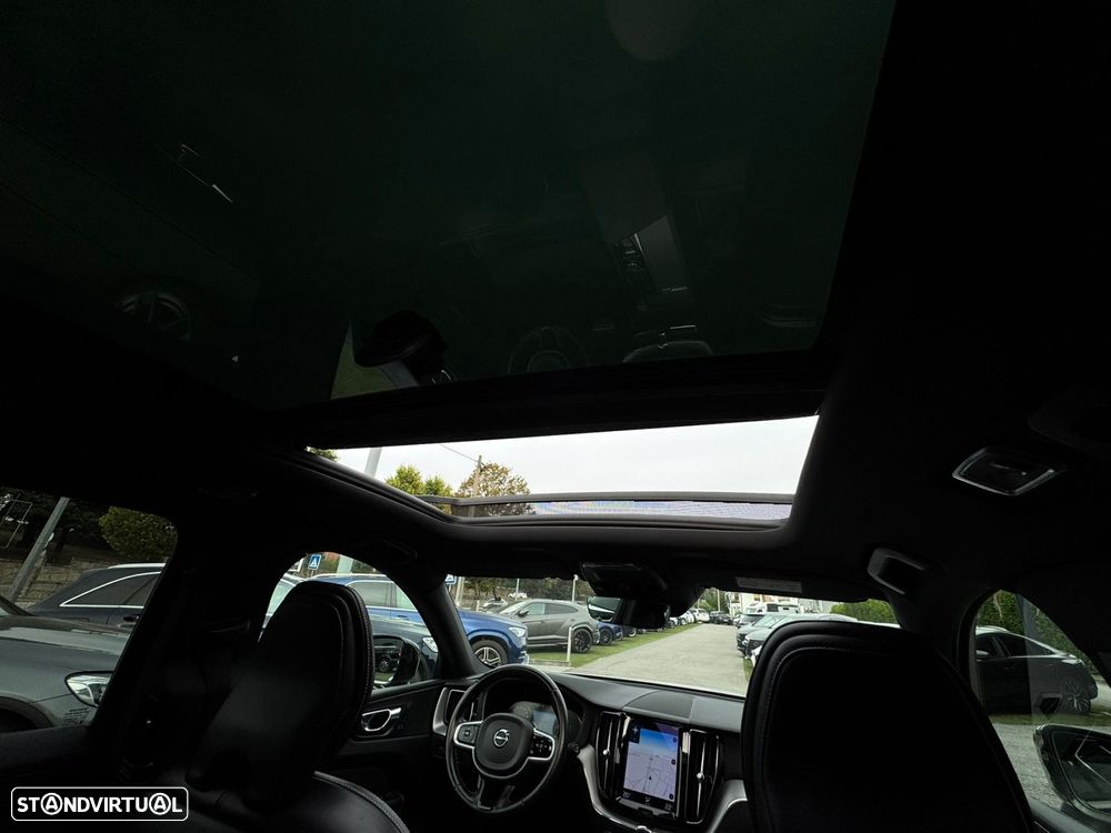 Volvo XC 60 2.0 T6 PHEV R-Design AWD - 2