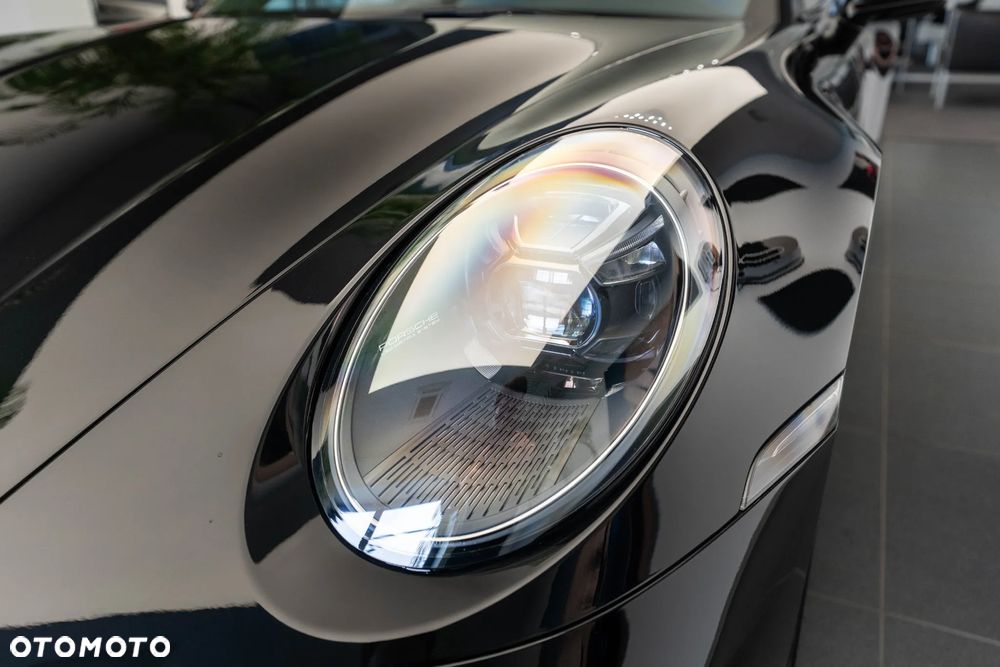 Porsche 911 Carrera 4S - 34