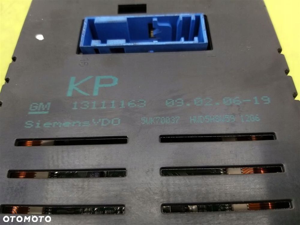 Radio+ wyświetlacz CD30 FABRYCZNE  kpl Opel Astra III H 2004-2013 131884761 - 2