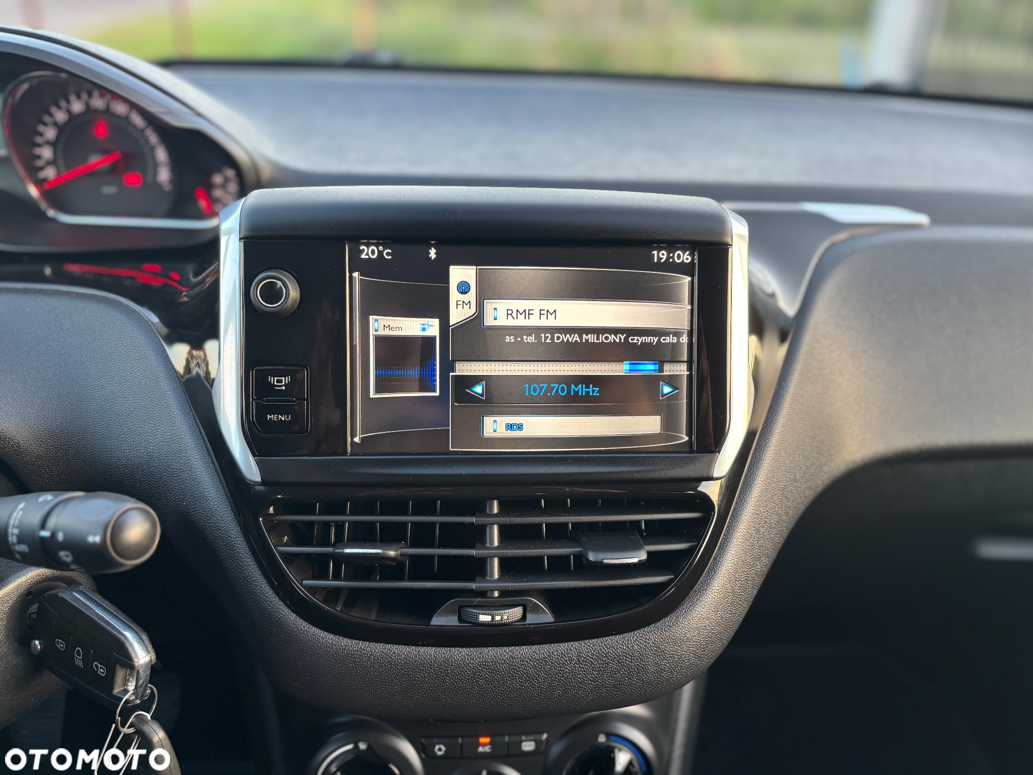 Peugeot 208 - 14