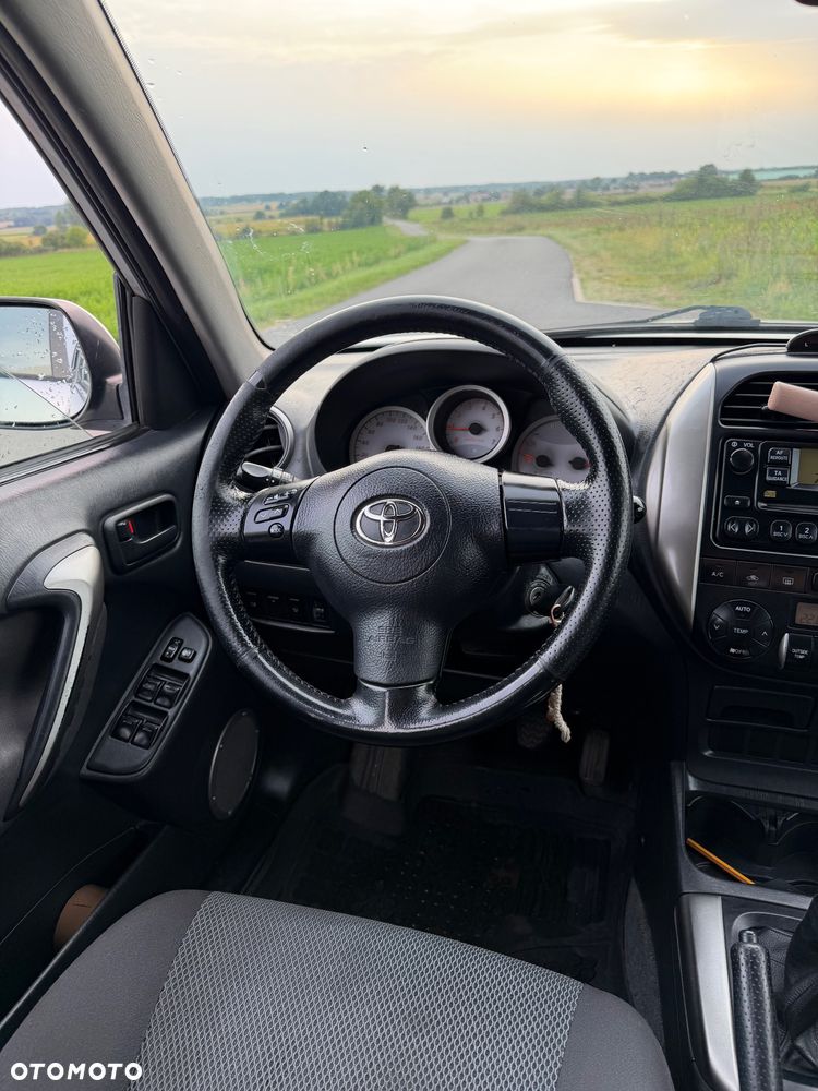 Toyota RAV4 - 7