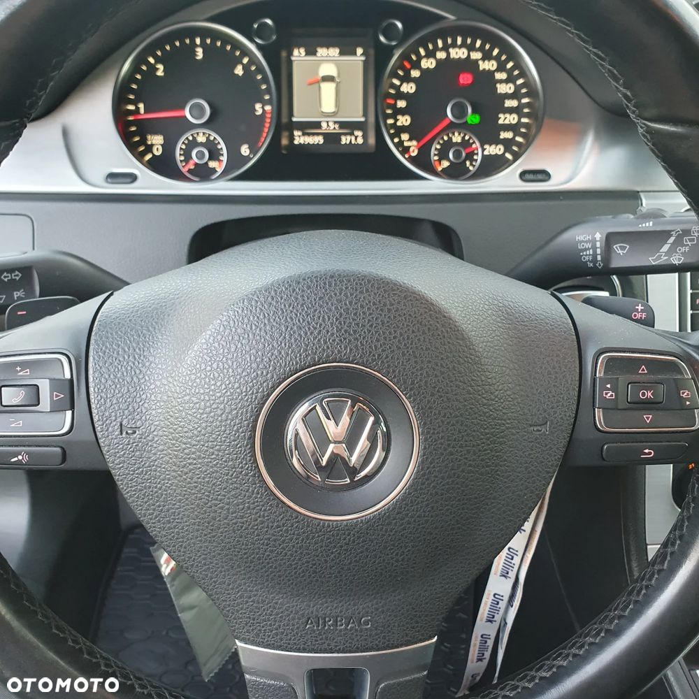 Volkswagen Passat 2.0 TDI Highline DSG - 14