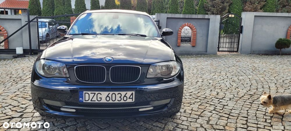 BMW Seria 1 116I 2008 photo 2