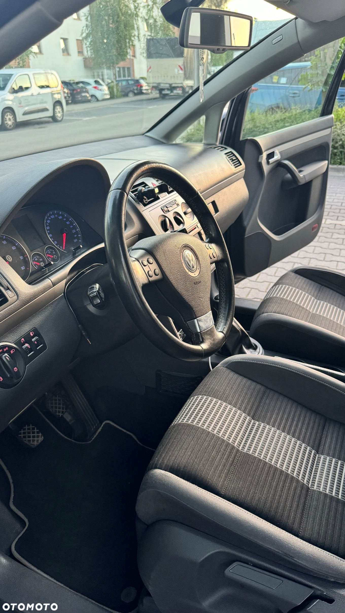 Volkswagen Touran 1.6 - 20