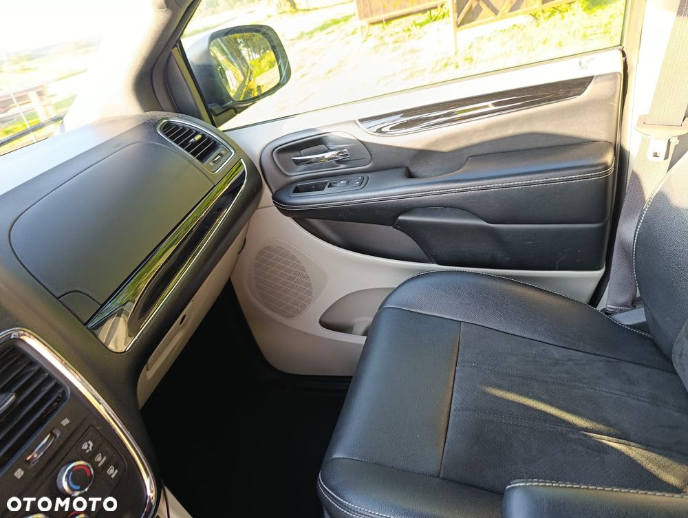 Dodge Grand Caravan - 3