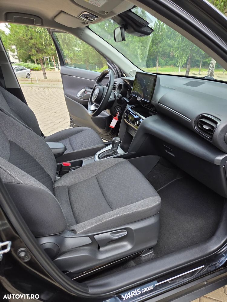 Toyota Yaris Cross 1.5 VVT-i HSD 116 4x2 HEV Dynamic - 13