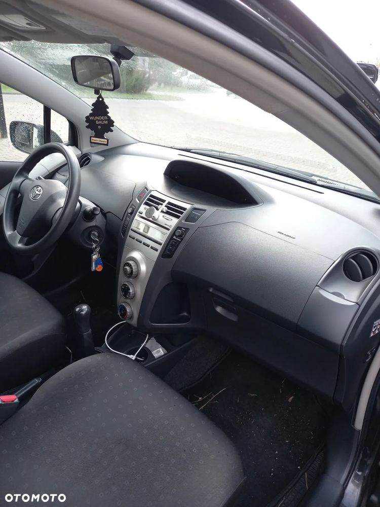 Toyota Yaris 1.0 Terra - 15