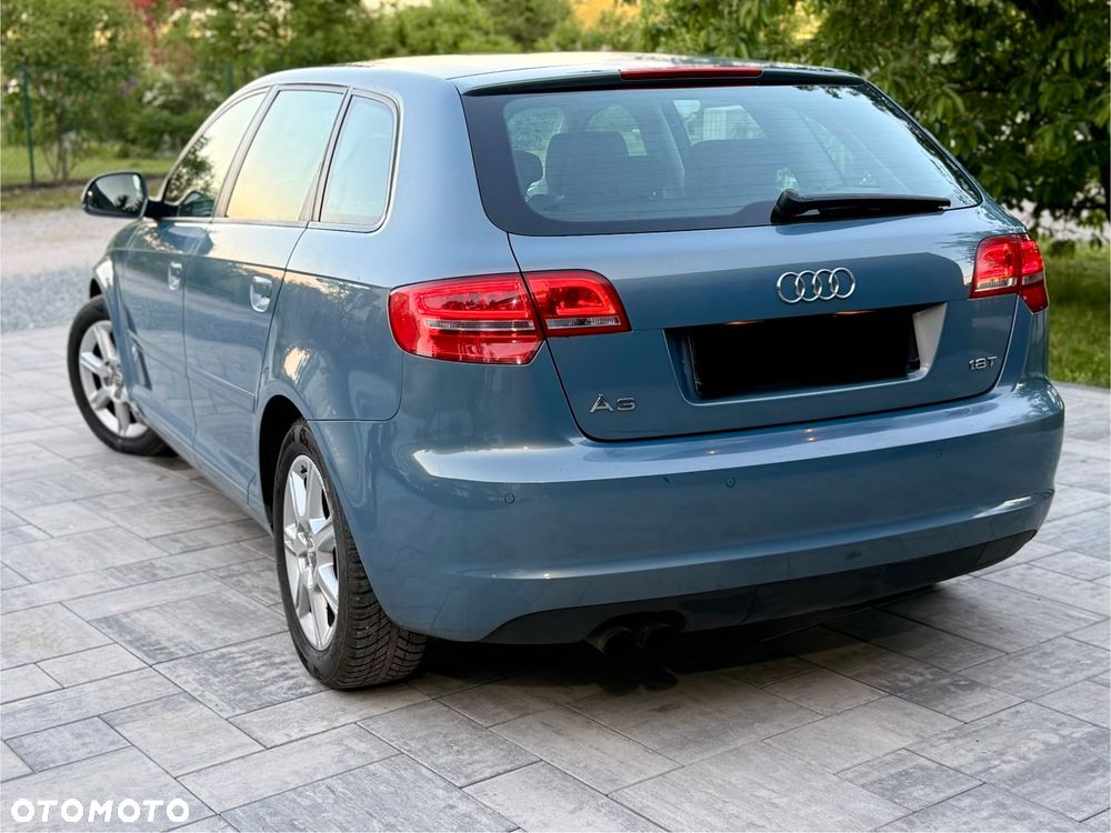 Audi A3 Sportback 1.8 TFSI Ambiente - 8