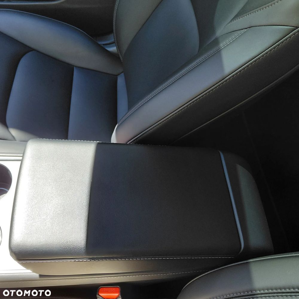Tesla Model 3 RWD - 37
