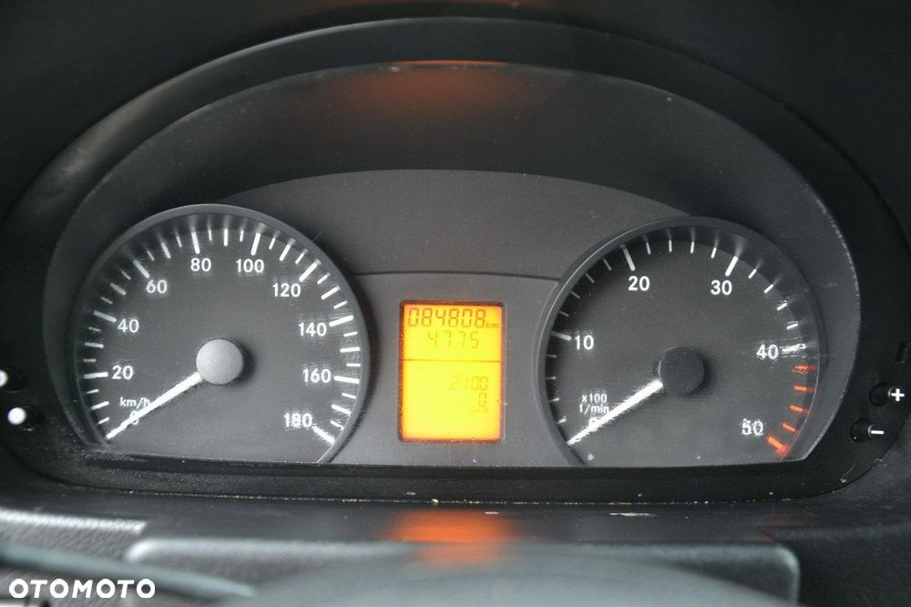 Mercedes-Benz Sprinter - 13