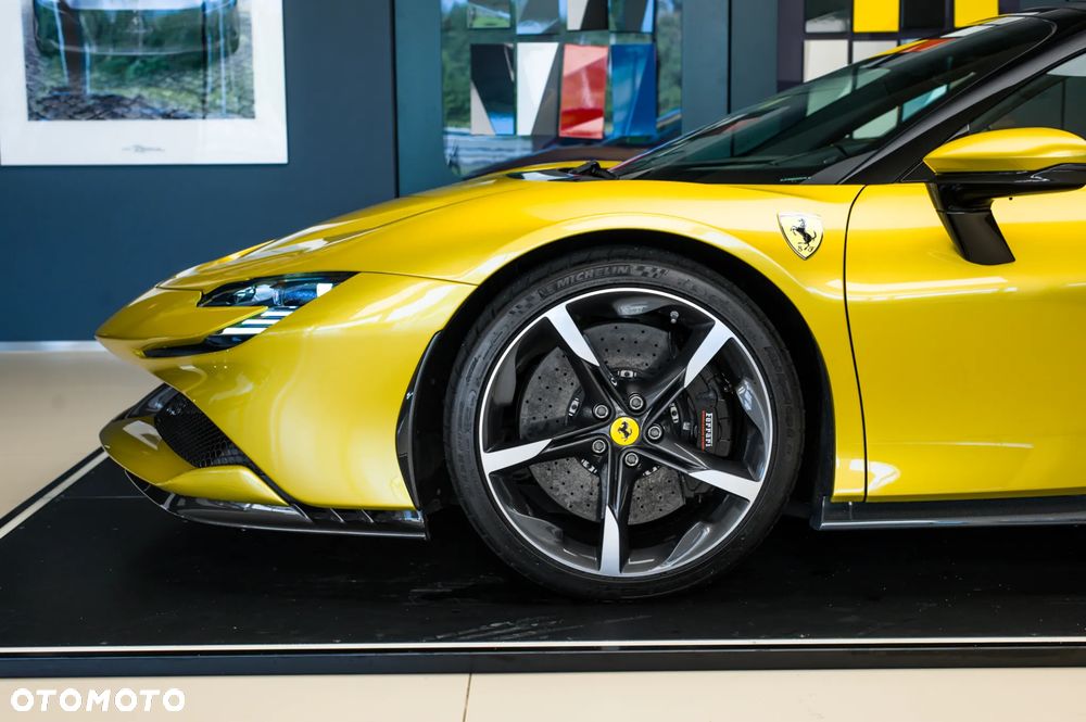 Ferrari SF90 Spider - 12
