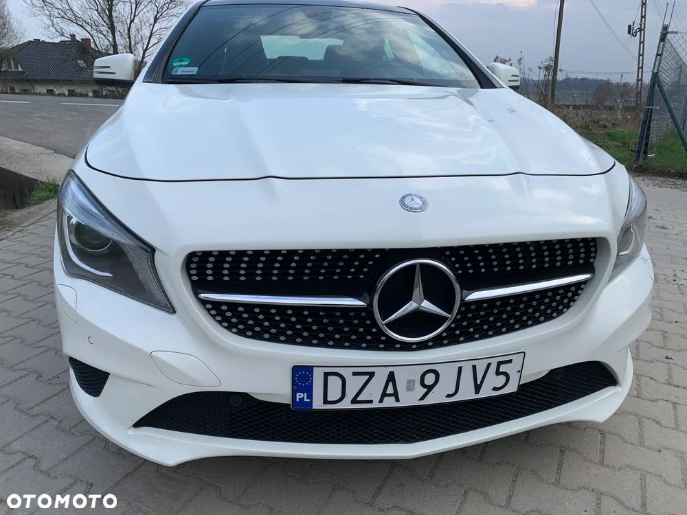Mercedes-Benz CLA 200 Urban - 11