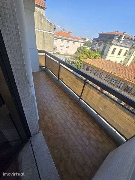 Apartamento T2 No Porto - Grande imagem: 4/12