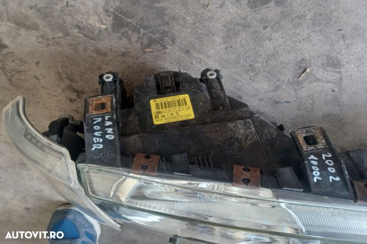 FAR DREAPTA XENON Land Rover - 3
