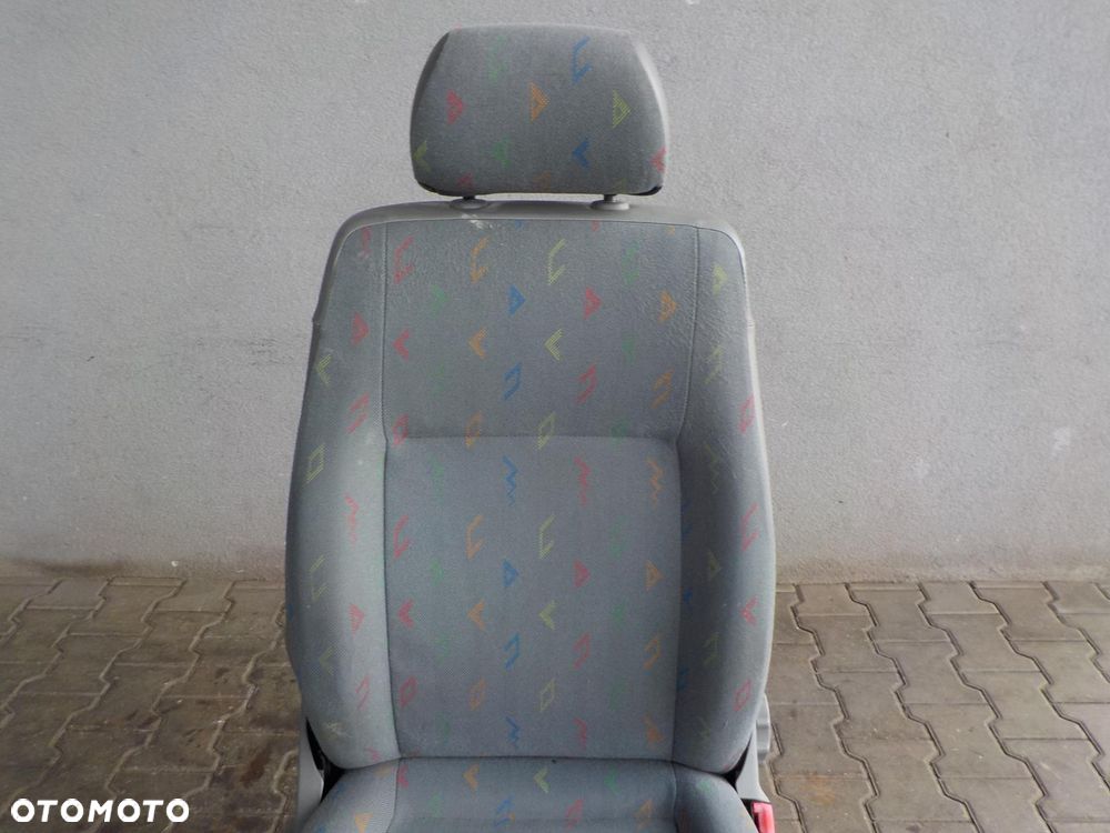 VW T5 FOTEL PRAWY PASAŻERA Z PODSTAWĄ INKA - 5