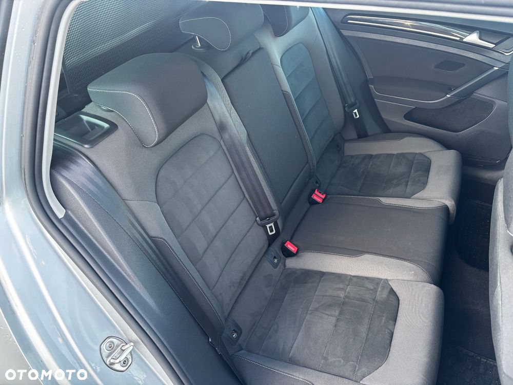 Volkswagen Golf 2.0 TDI SCR DSG Highline - 25