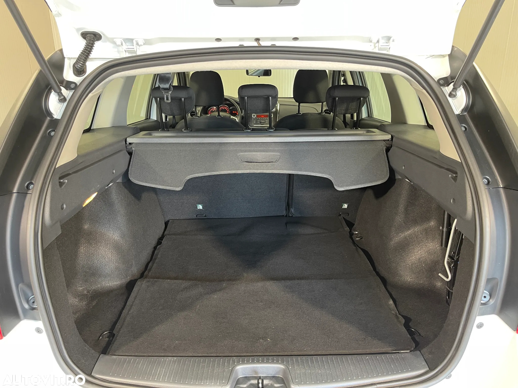 Dacia Logan MCV 1.5 dCi Laureate - 11