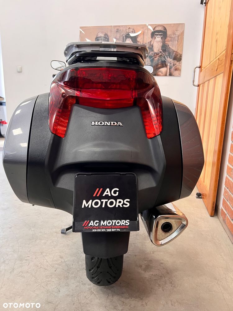 Honda NT - 18