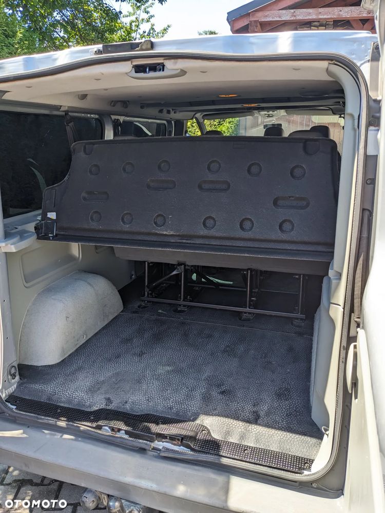 Opel Vivaro - 10