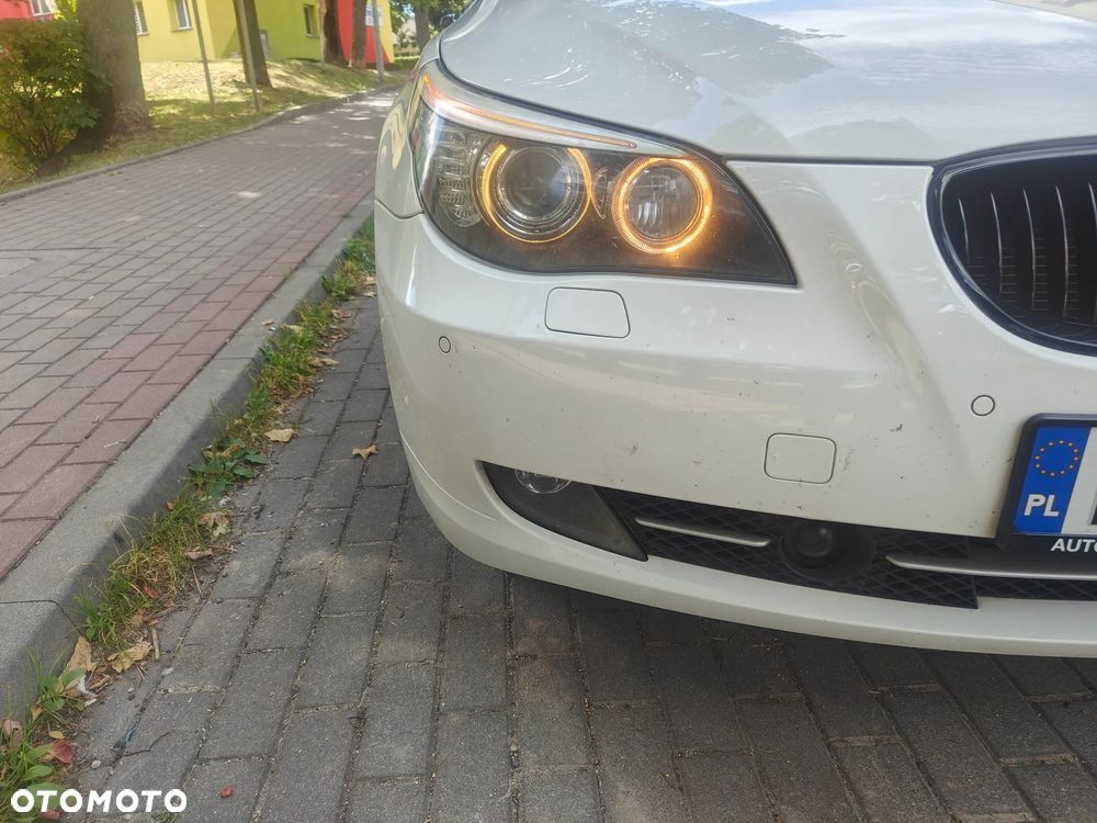 BMW Seria 5 525d xDrive - 26