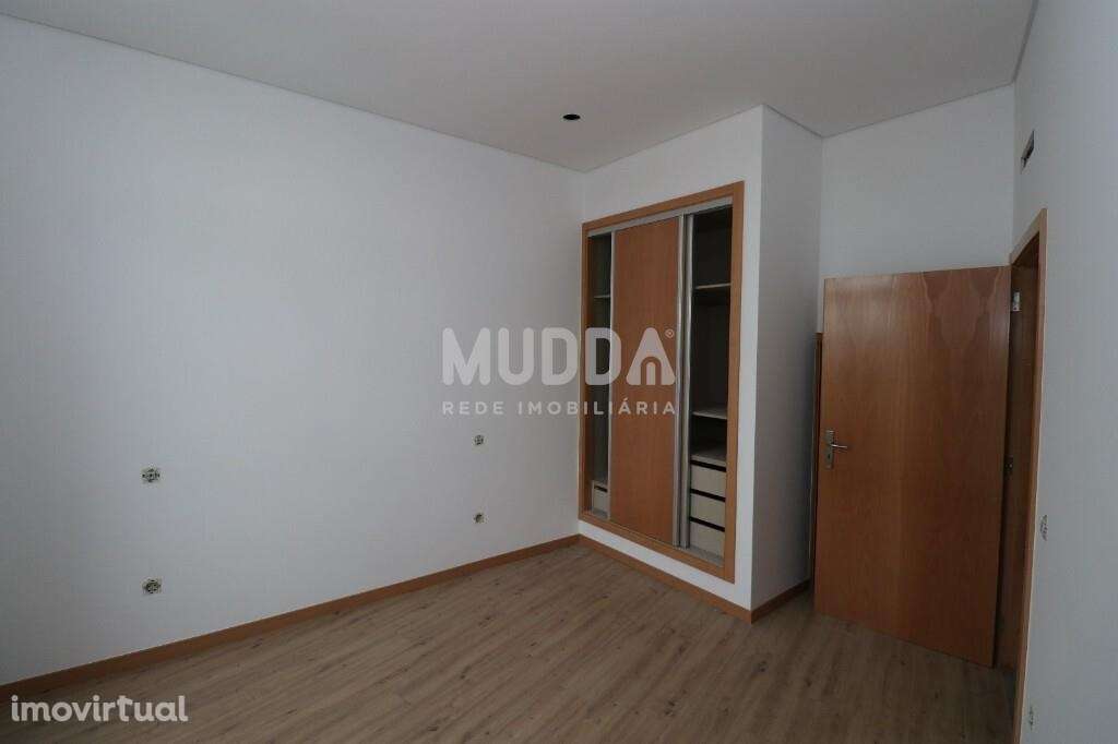 Apartamento T2 remodelado no centro de Ovar - Grande imagem: 2/6