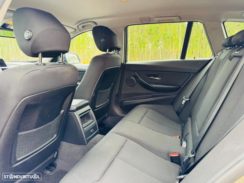 BMW 320 d Line Sport Shadow - 40