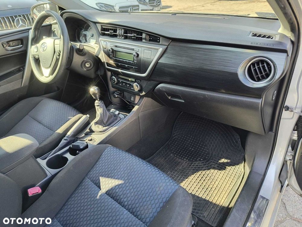 Toyota Auris - 16