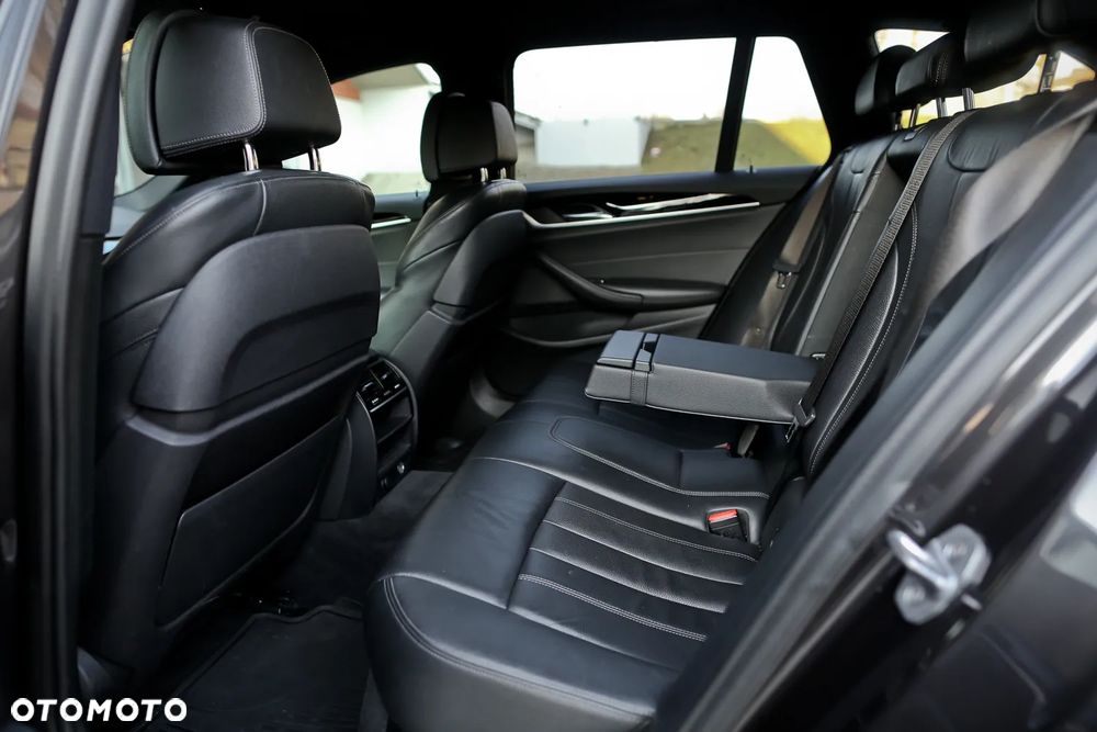 BMW Seria 5 520d Sport Line - 17