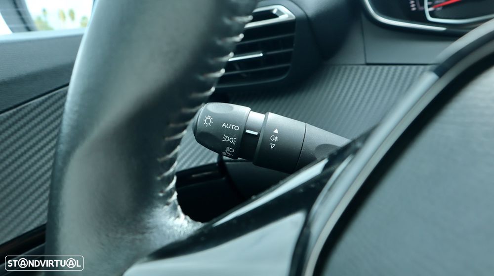 Peugeot 2008 PureTech 100 Allure - 46