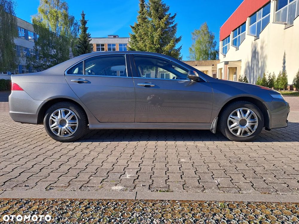 Honda Accord 2.0 Sport - 12