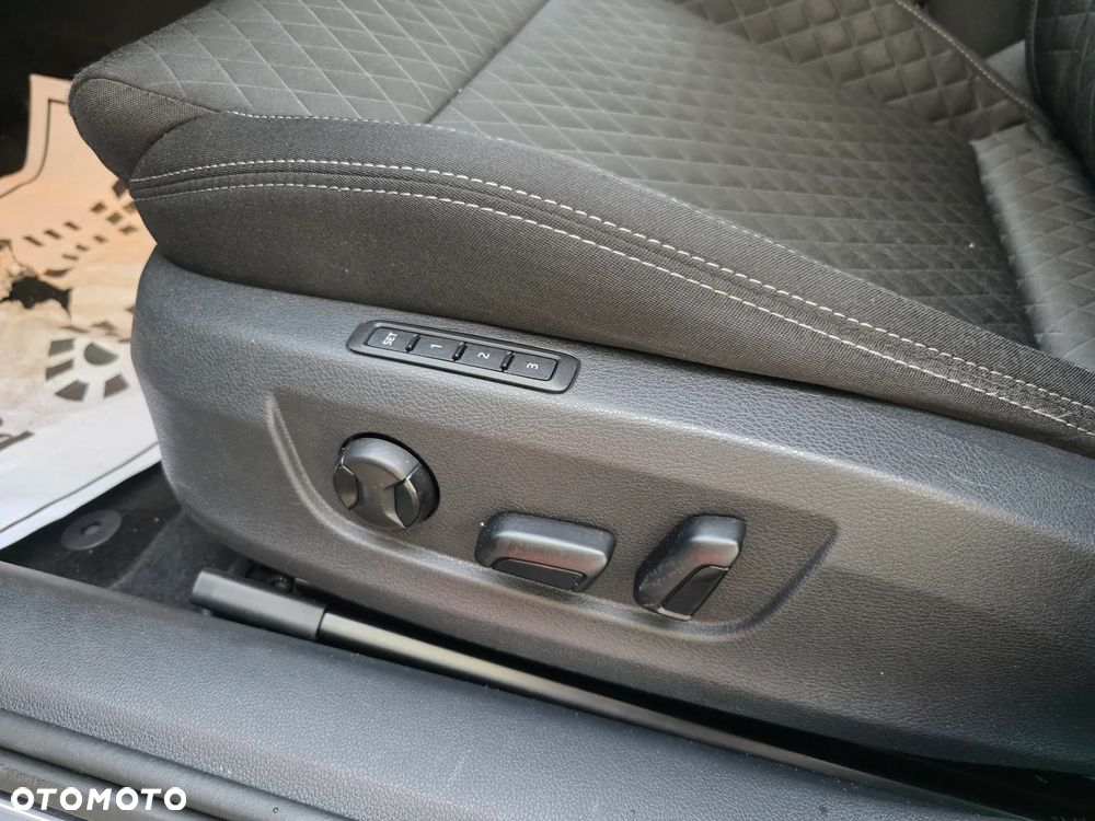 Skoda Superb 2.0 TDI Active DSG - 23
