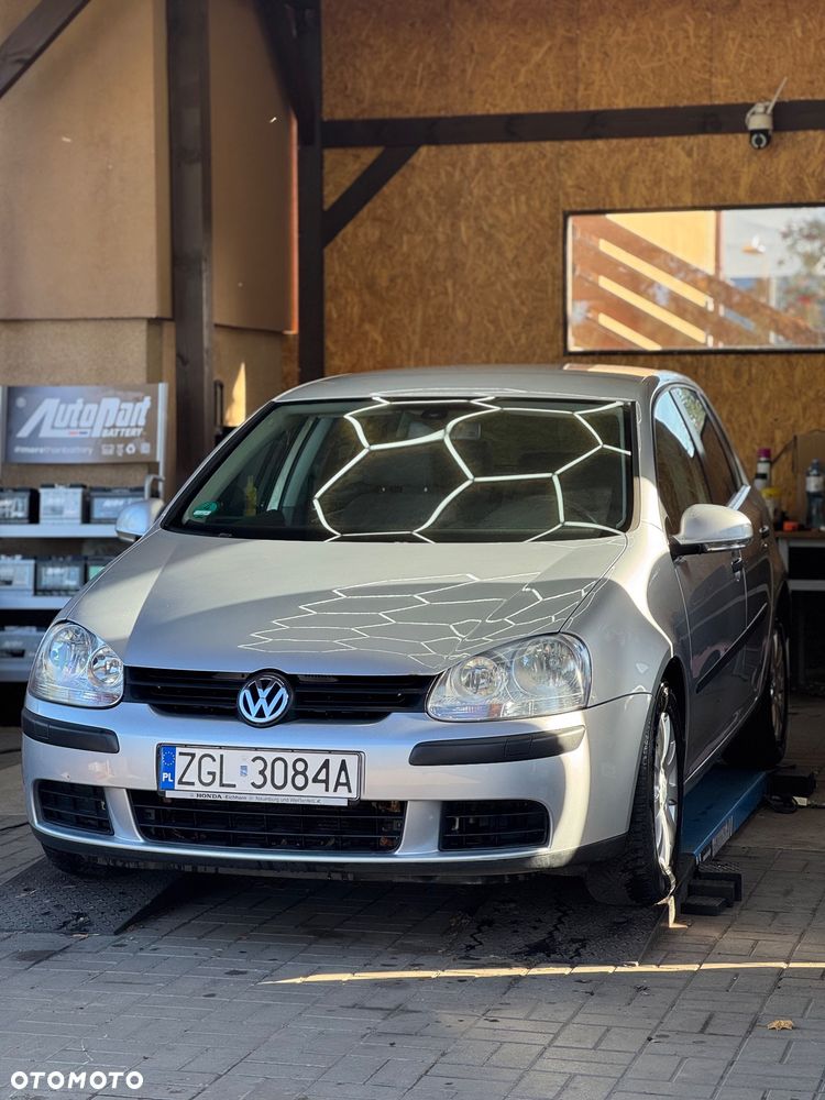 Volkswagen Golf 2.0 FSI Comfortline - 2