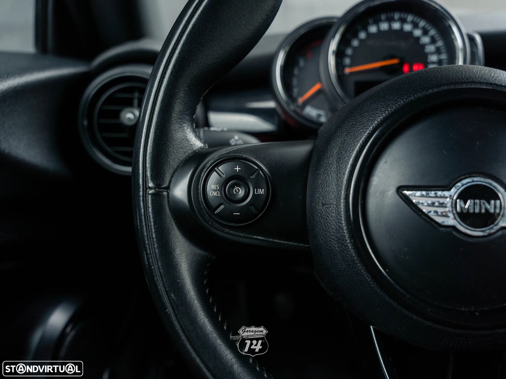 MINI 3 Portas One D - 38