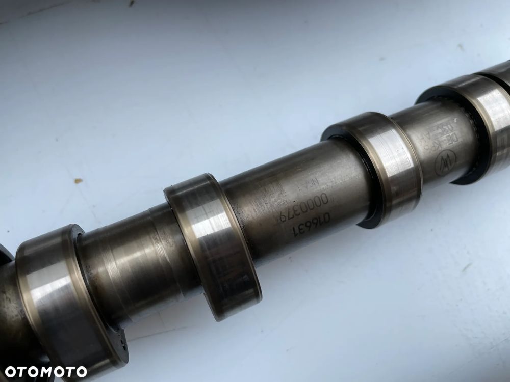 Pokrywa zaworów wałki rozrządu vw Golf V 03C103475 03CAS 03CAH - 11