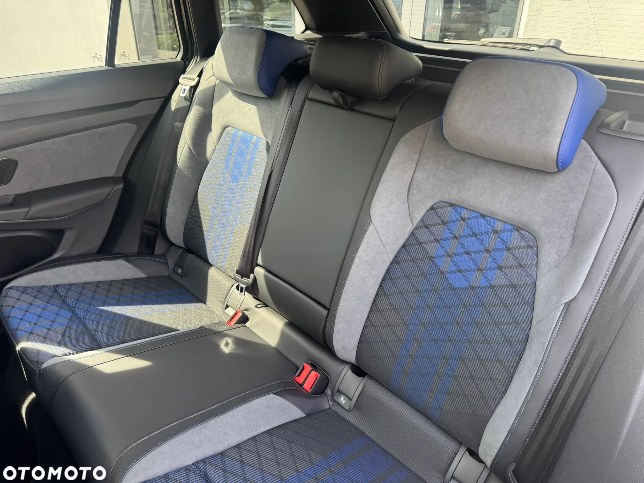Volkswagen Golf VIII 2.0 TSI 4Motion R - 26
