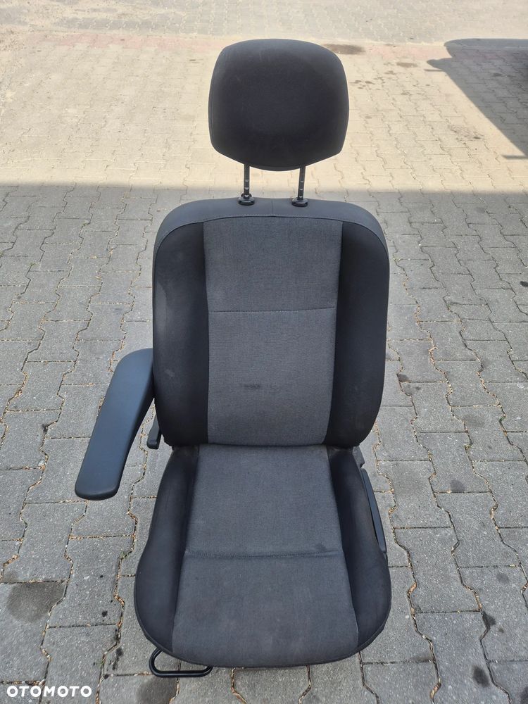 FOTEL KIEROWCY LEWY EU MASTER III MOVANO B  NV400 2.3 10r.+ - 1