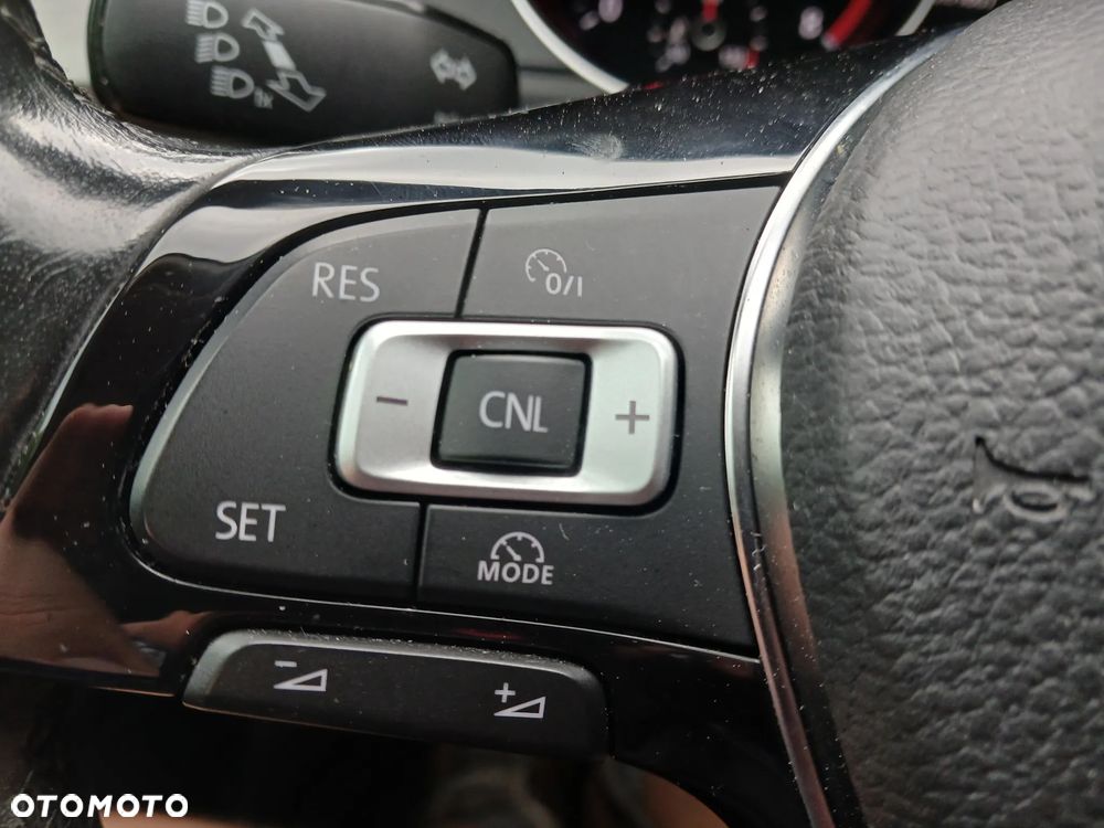 Volkswagen Passat 1.4 TSI BMT Trendline - 21