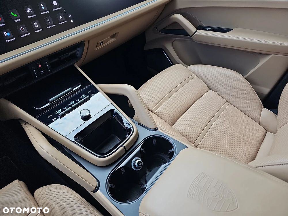 Porsche Cayenne Standard - 30