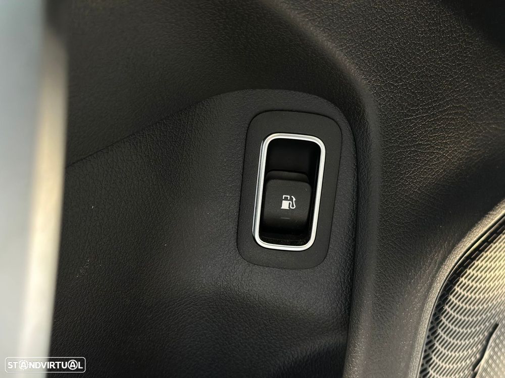 Mercedes-Benz CLA 250 - 12