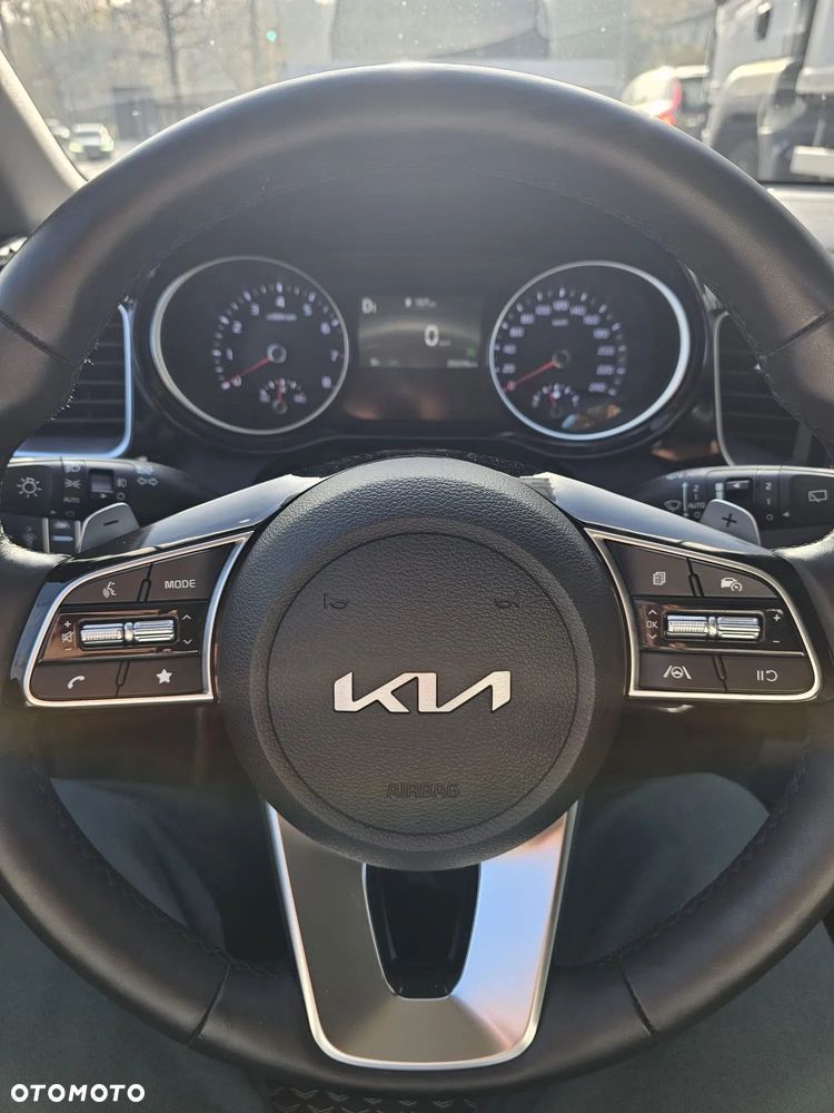 Kia Ceed 1.5 T-GDI Business Line DCT - 23