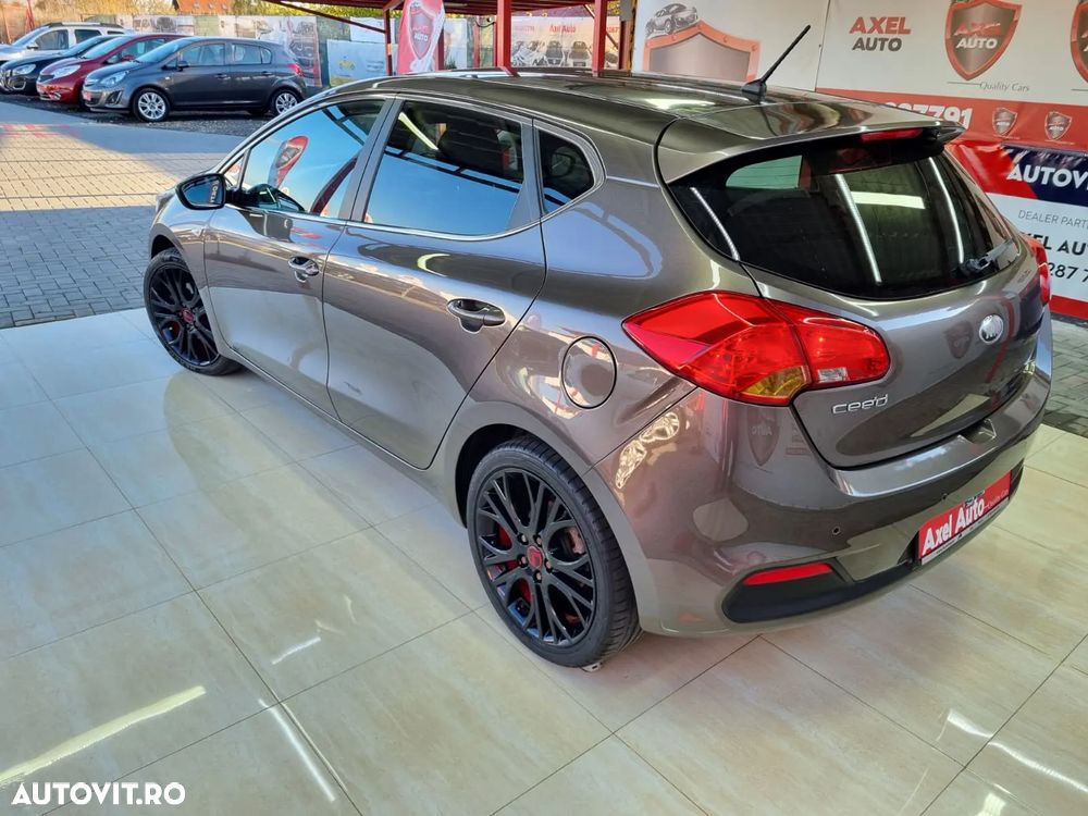 Kia Ceed - 4