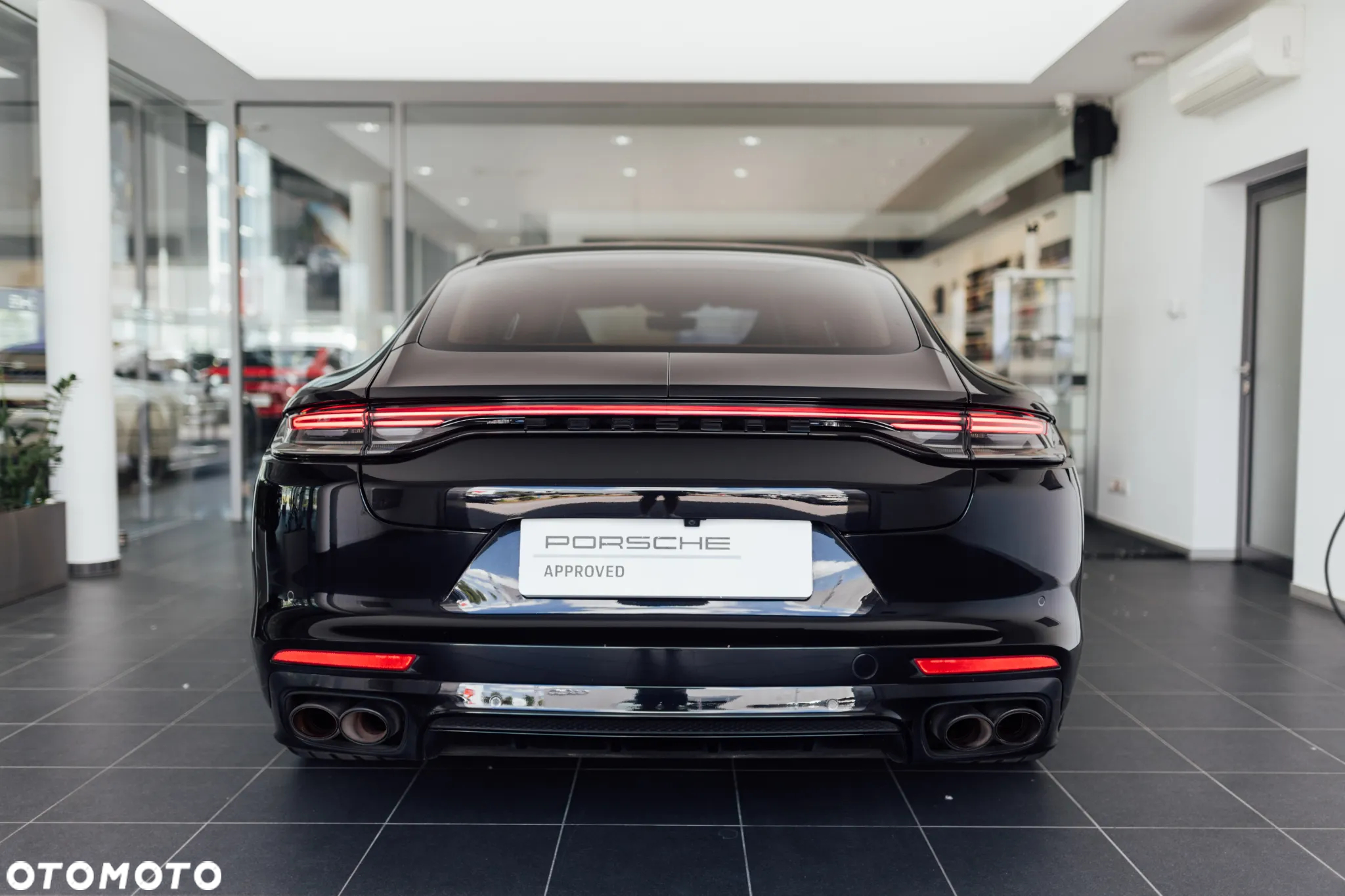 Porsche Panamera Turbo S - 11