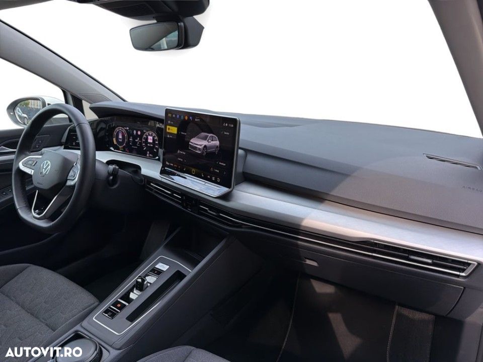 Volkswagen Golf - 8