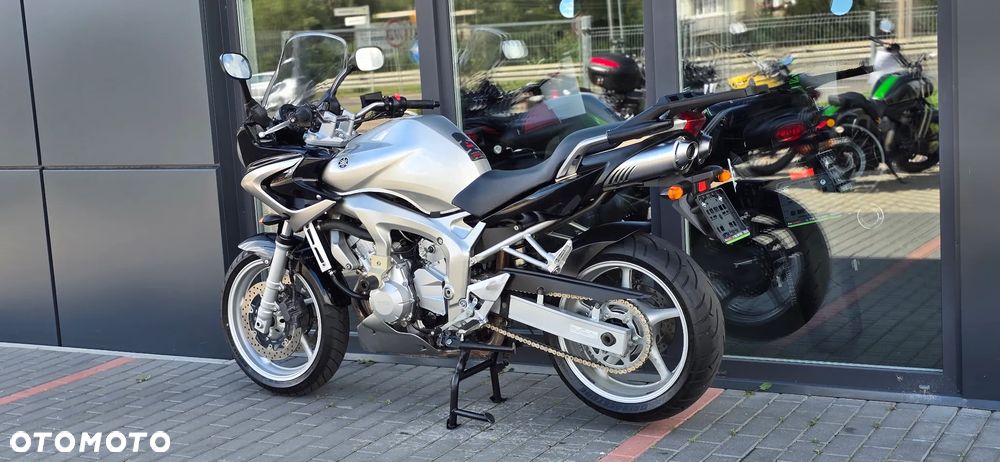 Yamaha FZ6 - 24